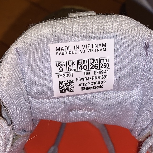 Reebok - Picture 6 of 7